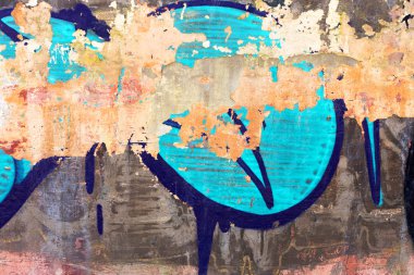 eski bina duvarları boya bulaşmış holigan. manzara 