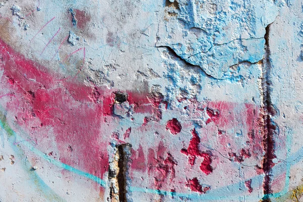 Hooligan smeared paint the walls of the old building. Landscape — Stock Photo, Image