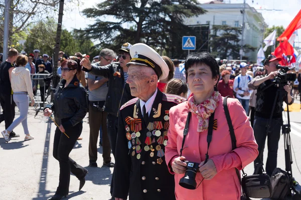 SEVASTOPOL, CRIMEA मई 9, 2015: परेड में दिग्गज — स्टॉक फ़ोटो, इमेज