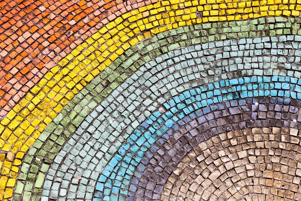 Oude diagonale kleurrijke mozaïek textuur op de muur — Stockfoto