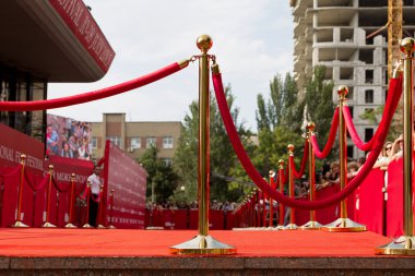 Odessa, Ukrayna - 10 Temmuz 2015: Kırmızı halı üzerinde başarı için yol. Odessa uluslararası film Festivali, 10 Temmuz 2015, Odessa.