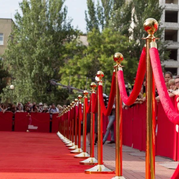 ODESSA, UKRAINE - JULY 10, 2015: Way to success on the red carpet. Odessa international film festival, 10 JULY 2015, ODESSA. — Stock Photo, Image