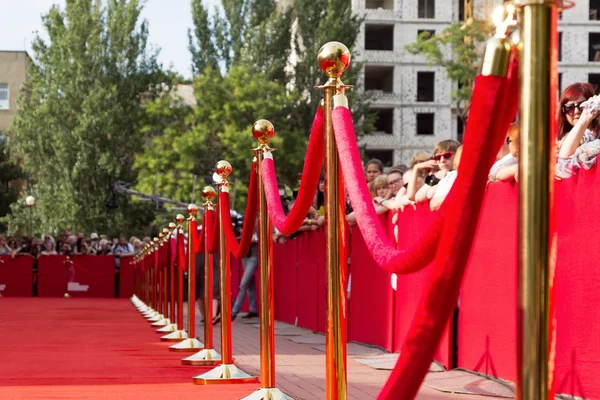 ODESSA, UKRAINE - JULY 10, 2015: Way to success on the red carpet. Odessa international film festival, 10 JULY 2015, ODESSA. — Stock Photo, Image