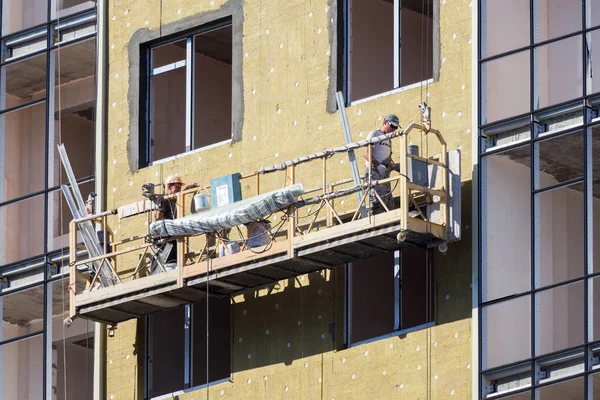 Odessa - 8. September: Wärmedämmung der Fassade funktioniert mit Anschlag — Stockfoto