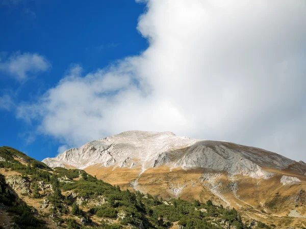 Autentické krajinou plnou skalních Pyrenejí. Bansko, Bul — Stock fotografie