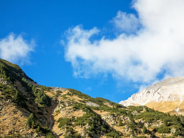 Indah lanskap berbatu otentik Pyrenees. Bansko, Bul — Stok Foto