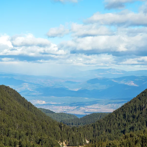 Wunderschöne authentische Felslandschaft der Pyrenäen. Bansko, Istanbul — Stockfoto
