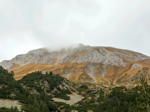 Indah lanskap berbatu otentik Pyrenees. Bansko, Bul — Stok Foto