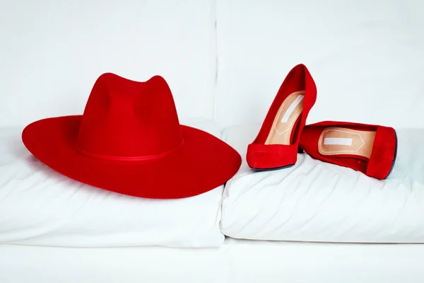 Vackra och eleganta röda skor — Stockfoto