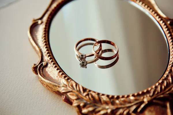 Beautiful wedding rings — Stock Photo, Image