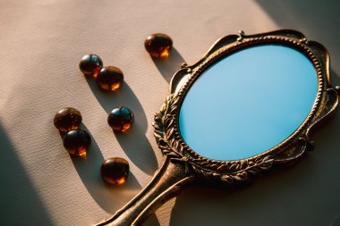 Güzel eski vintage ayna