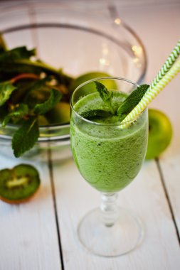 sağlıklı yeşil smoothie