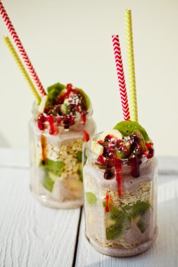 Sağlıklı kahvaltı gece yulaf