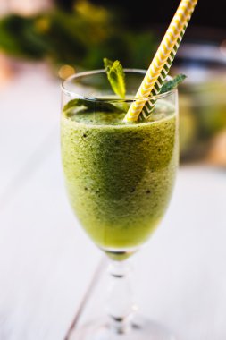 sağlıklı yeşil smoothie