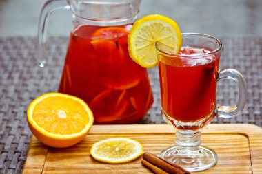 Canlandırıcı yaz meyve limonata