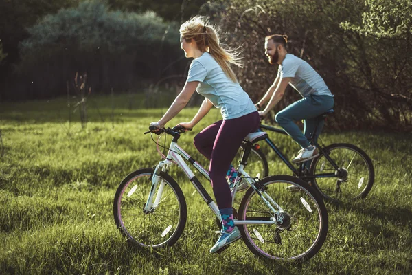 Beautiful young couple in love — Stock Photo, Image