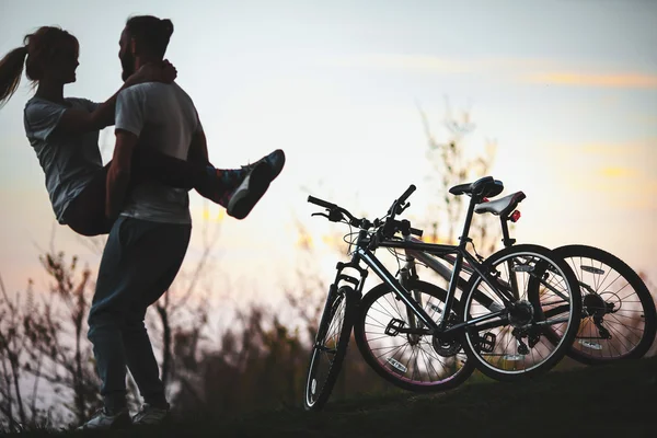 Mooi jong paar in liefde — Stockfoto