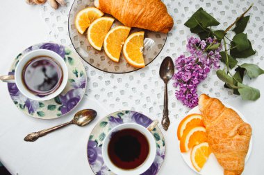 Güzel ve sağlıklı bir kahvaltı