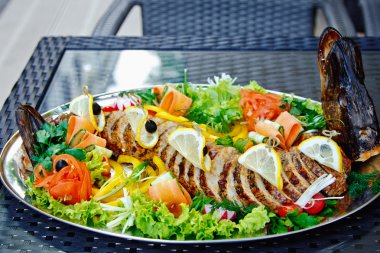 Dekore edilmiş Dolması pike