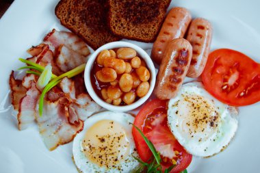 geleneksel tam İngiliz kahvaltısı 
