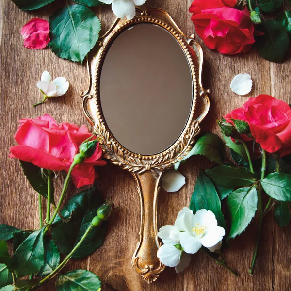 Mooie vintage spiegel — Stockfoto
