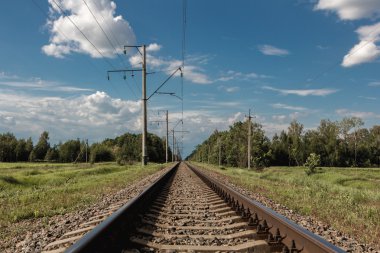 Güzel fırtına gökyüzü kara bulutlar ile kıyamet 