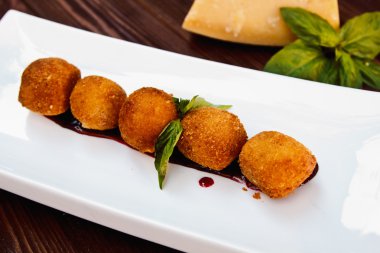 Güzel ve lezzetli restoran yemekleri.