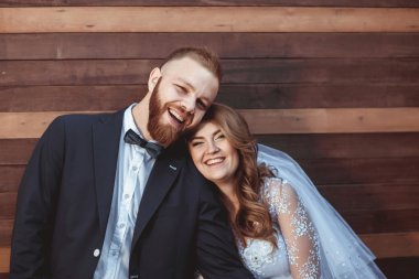 mutlu genç gelin ve damat