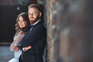 mutlu genç gelin ve damat