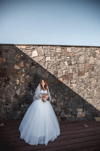 Young beautiful bride — Stock Photo, Image