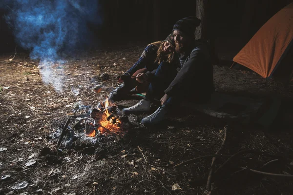 Couple of hikers fried marmalade — Stock Photo, Image