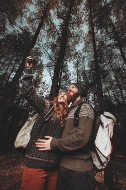 Kaç yürüyüşçü ahşap