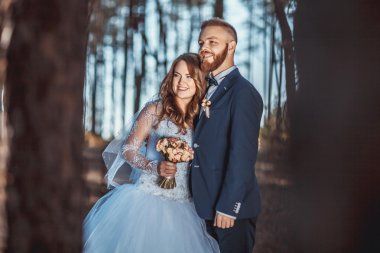 mutlu gelin ve damadın düğünde