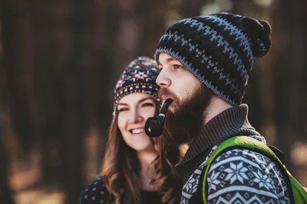 Couple of hikers in the wood — Stock Photo, Image