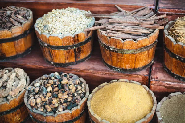 Specerijen en kruiden. Egyptische spice markt — Stockfoto