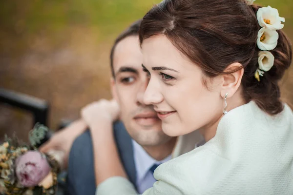 Beautiful young wedding couple — Stock Photo, Image