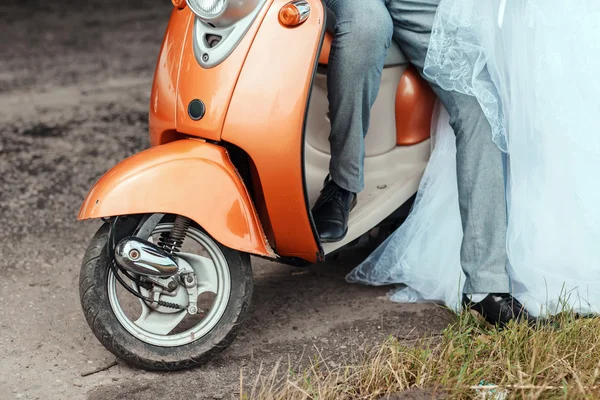 Hands of wedding groom — Stock Photo, Image