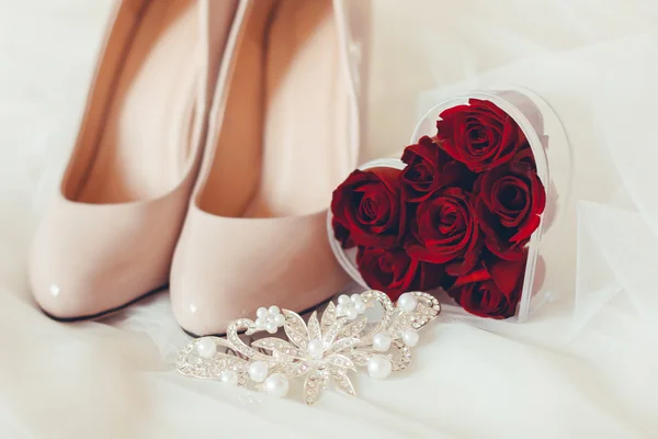 Svatební boty s prsteny — Stock fotografie