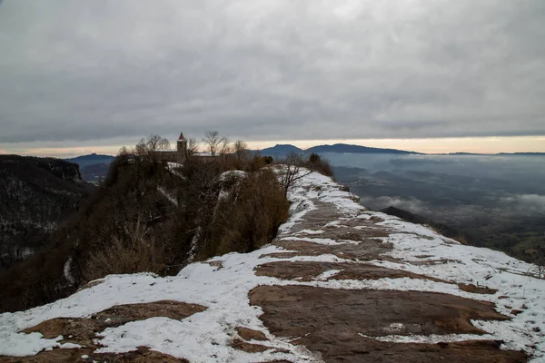 Paysage Enneigé Montrant Sentier Étroit Sur Une Montagne Sanctuaire Cabrera — Photo