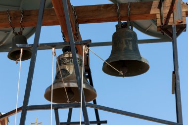 Üç kilise çanları