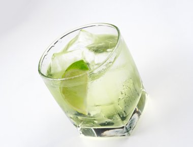 Votka limon kokteyli