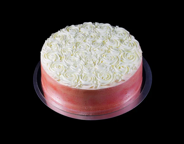 Un pastel rojo decorado con glaseado de crema de mantequilla y perlas — Foto de Stock