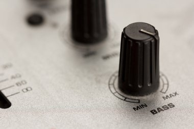 Dj mixer bas düğme