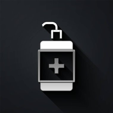 Gümüş El dezenfektanı siyah arka planda izole edilmiş. Dezenfeksiyon konsepti. Yıkama jeli. Hijyen için alkol şişesi. Uzun gölge tarzı. Vektör.