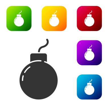 Siyah Bomba, beyaz arka planda izole edilmiş ikonu patlatmaya hazır. Renkli kare düğmelerle simgeleri ayarla. Vektör.