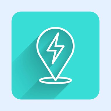 Beyaz çizgi Şimşek simgesi uzun gölgeli izole edilmiş. Flaş ikonu. Flaş ikonunu yükle. Gök gürültüsü. Yıldırım çarpması. Yeşil kare düğmesi. Vektör.