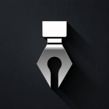 Gümüş Çeşme kalem ucu simgesi siyah arkaplanda izole edilmiş. Kalem aleti işareti. Uzun gölge tarzı. Vektör.