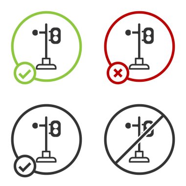Siyah Tren trafik lambası simgesi beyaz arkaplanda izole edildi. Trenlerin hareketlerini düzenlemek için demiryolu için trafik ışıkları. Çember düğmesi. Vektör.