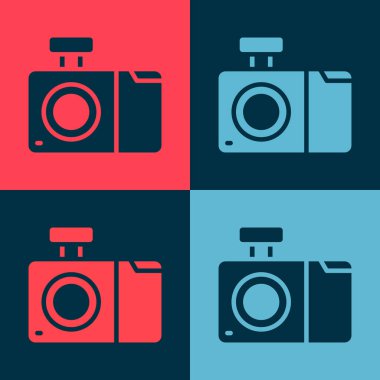 Pop Art Photo kamera simgesi renk arkaplanında izole edildi. Fotoğraf makinesi simgesi. Vektör.