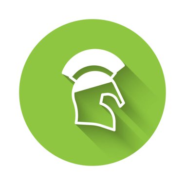 Beyaz Yunan kask ikonu uzun gölgeli izole edilmiş. Tüylü ya da at tüylü askerleri korumak için antika miğfer. Yeşil daire düğmesi. Vektör.